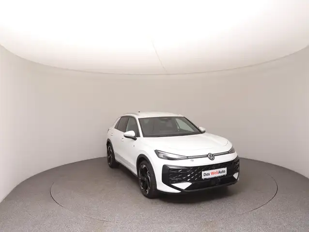 Volkswagen T-Roc view 2