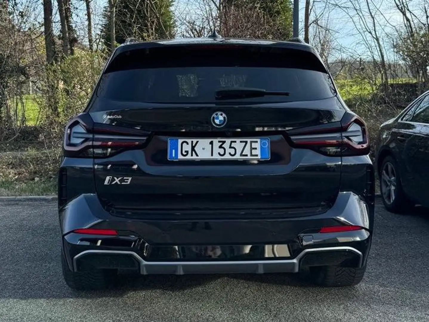 BMW iX3 M Sport Impressive Fekete - 1