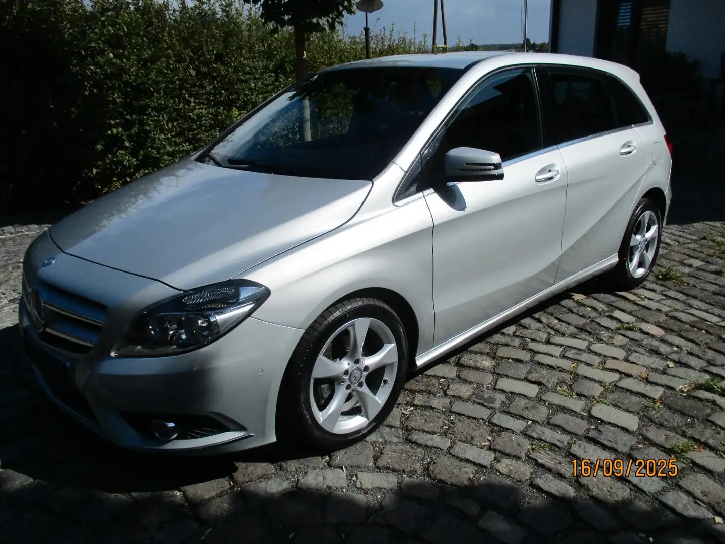 Mercedes-Benz B 180 B -Klasse Sport Inspektion,TÜV/AU Neu Silber - 2