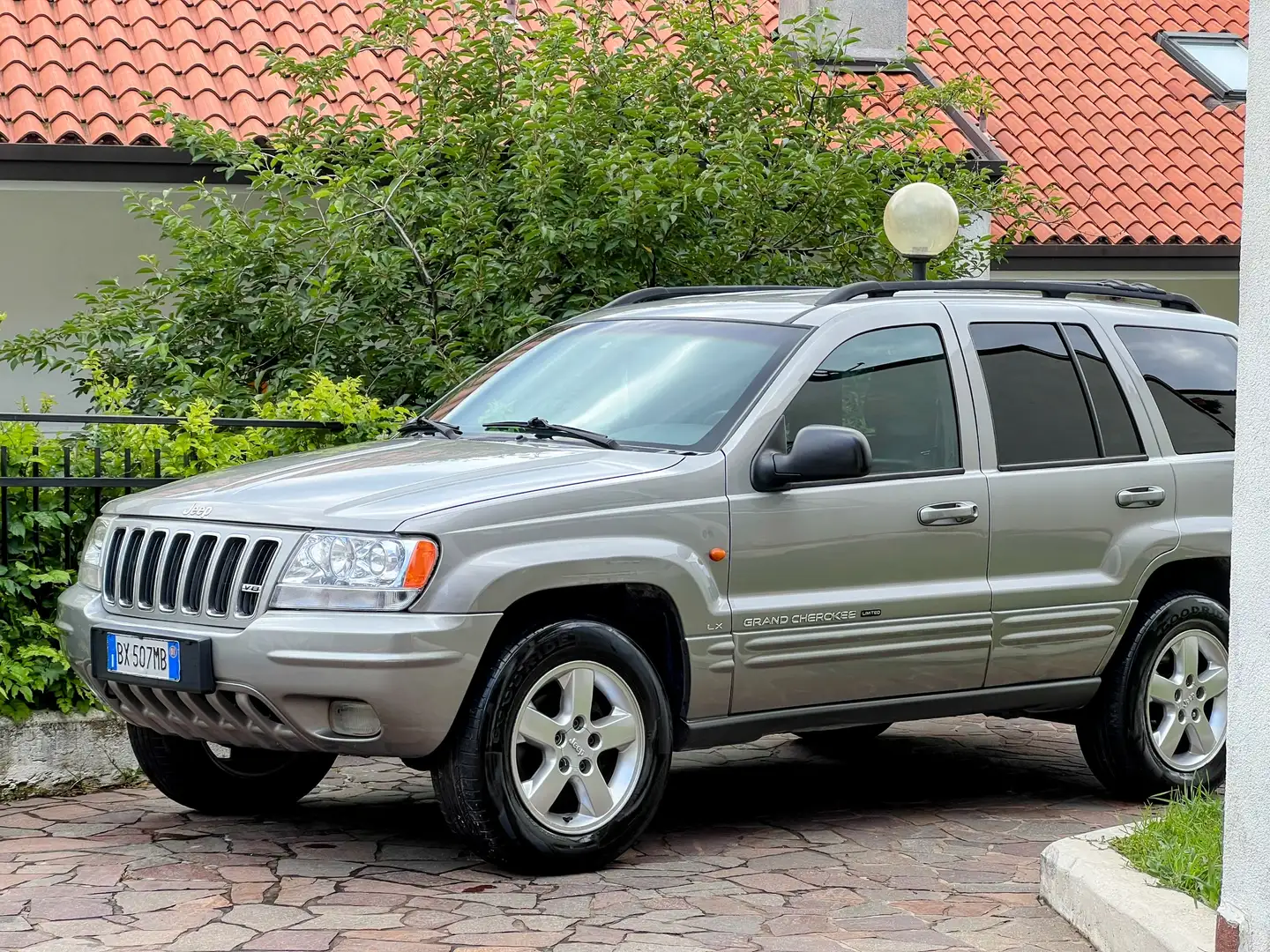 Jeep Grand Cherokee 4.7 Limited LX auto - 1