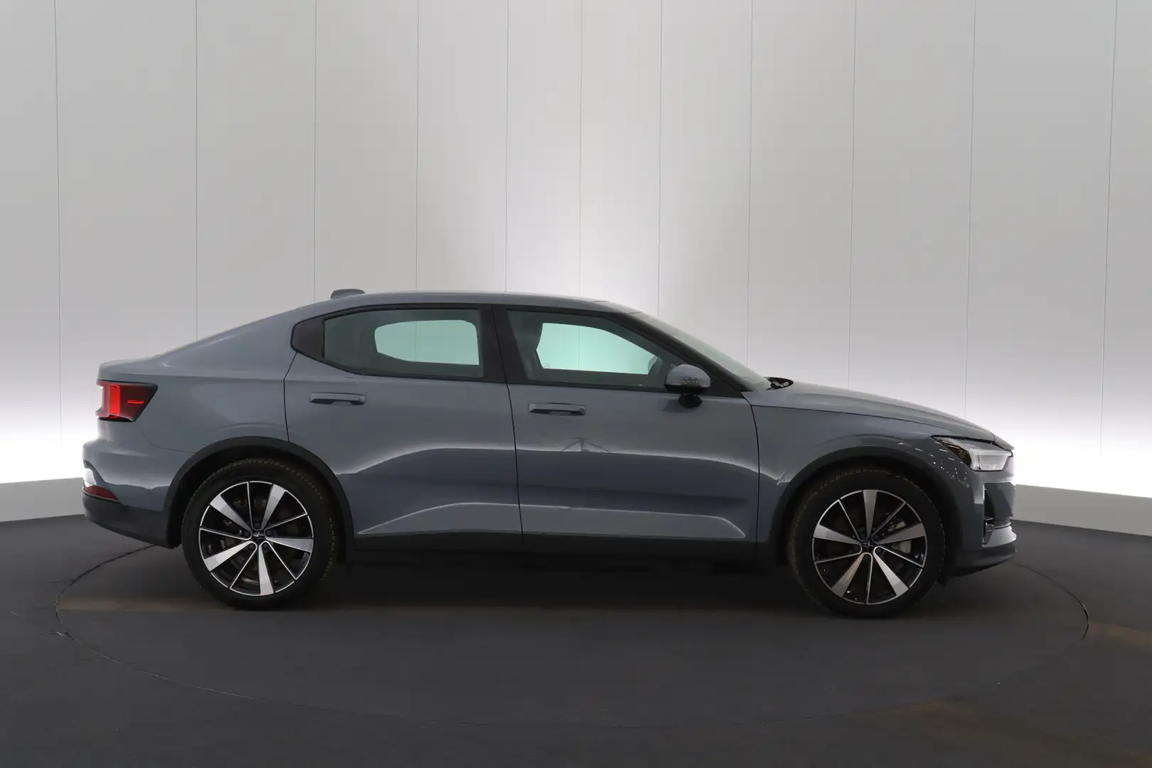 Polestar 2 78 kWh Dual Motor Launch LEDER/CUIR LED GPS PDC 36 Серый - 2
