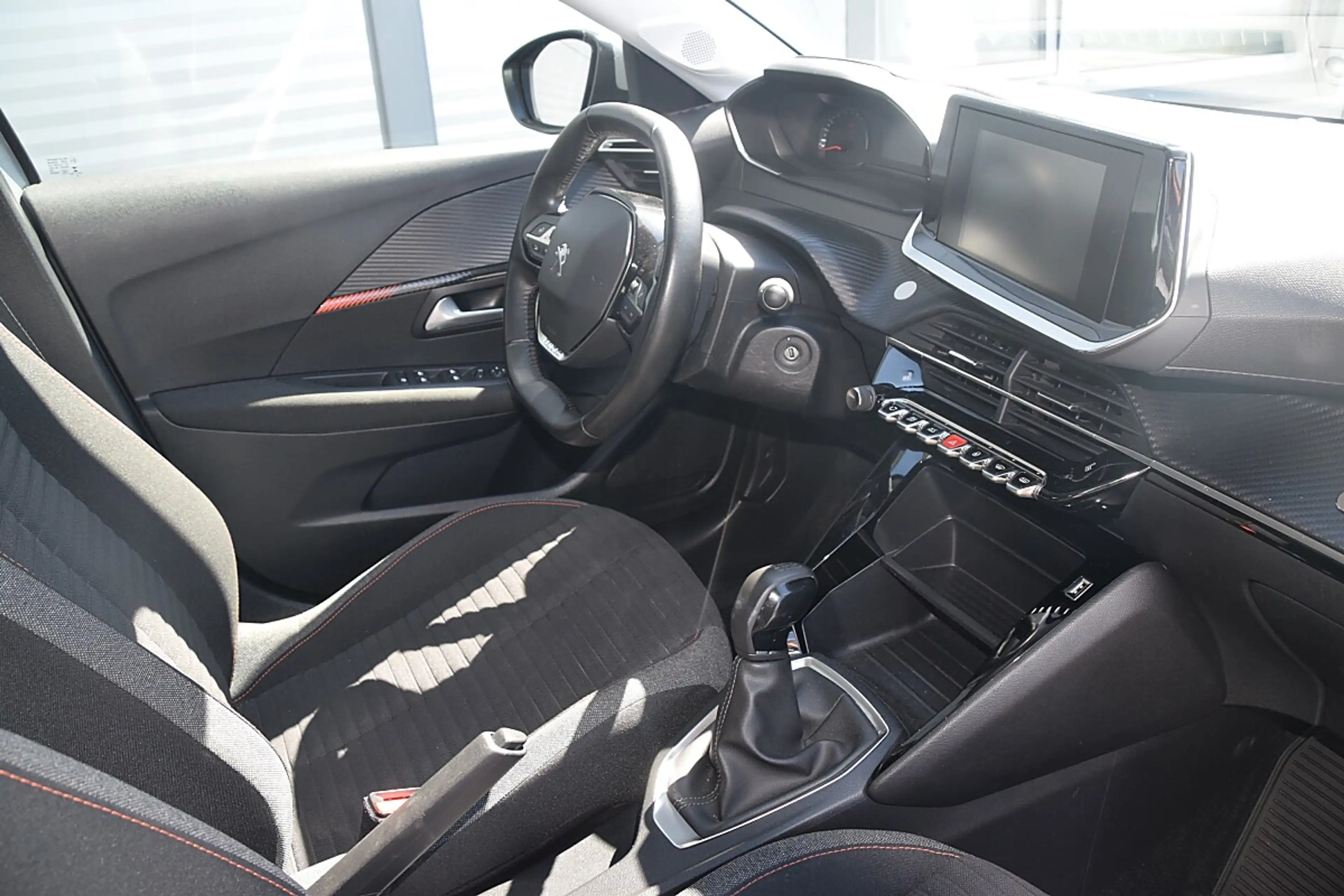 Peugeot 208 Active Pack PureTech 75 S&S LED/SITZHZG — photo 14