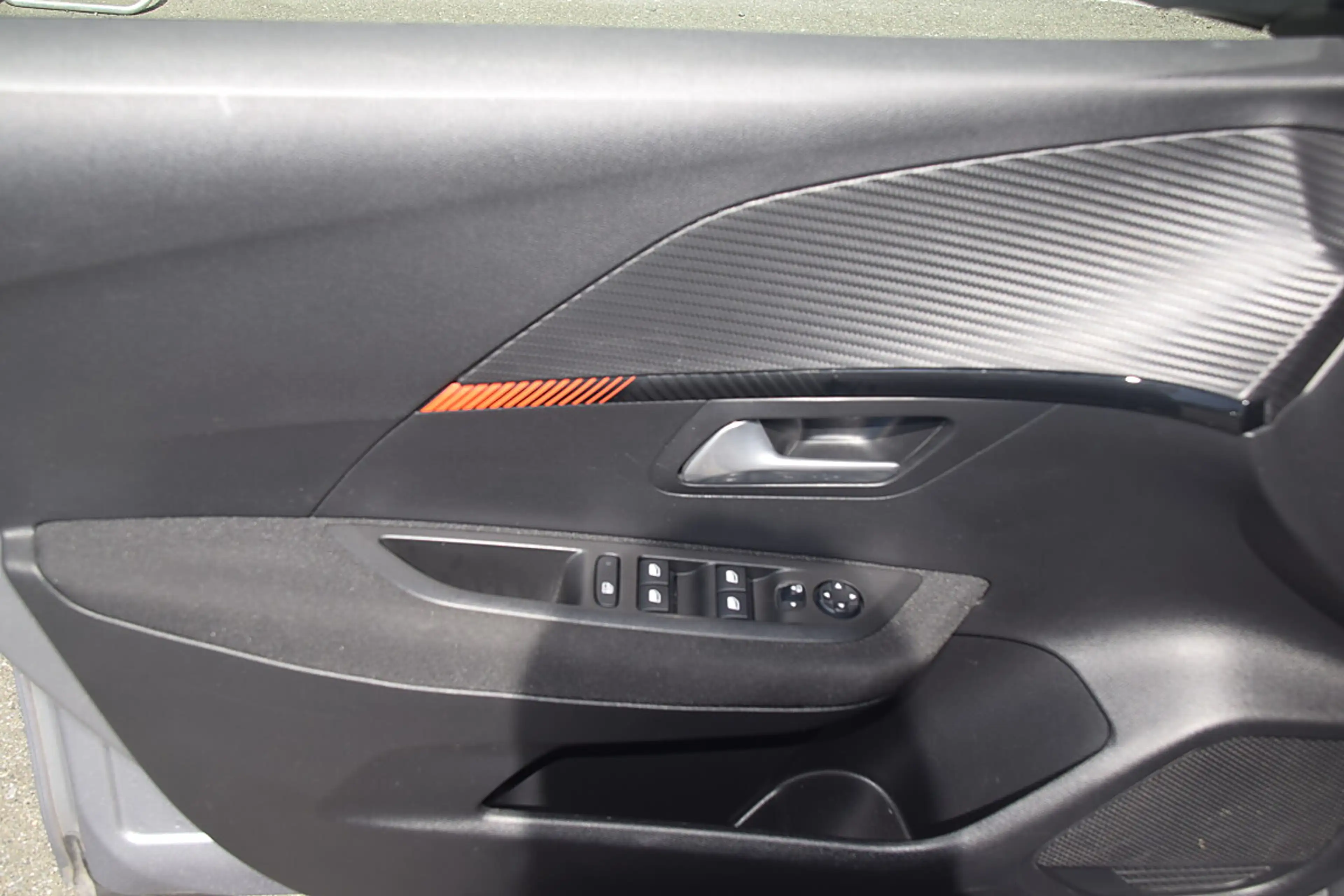 Peugeot 208 Active Pack PureTech 75 S&S LED/SITZHZG — photo 12