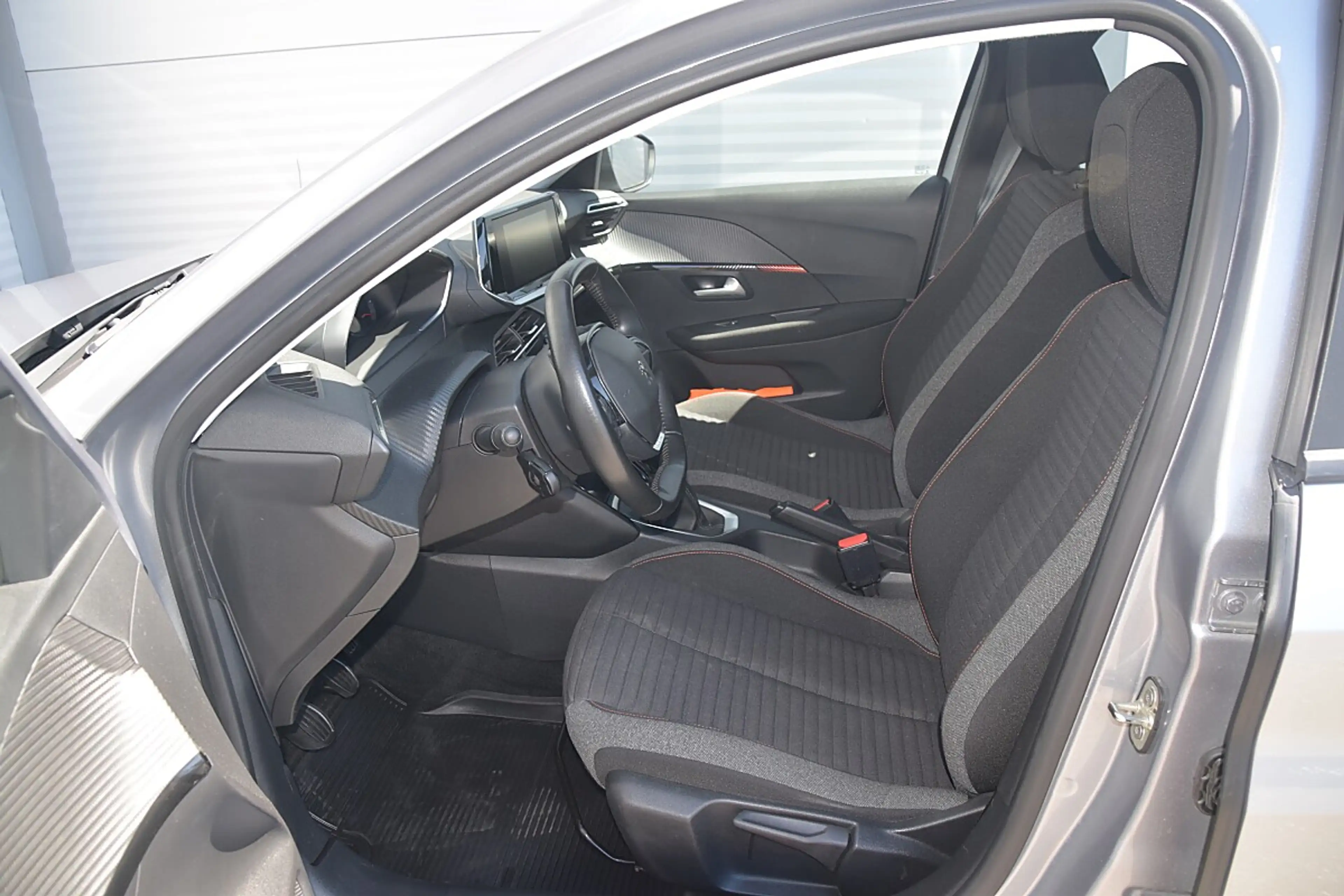 Peugeot 208 Active Pack PureTech 75 S&S LED/SITZHZG — photo 8