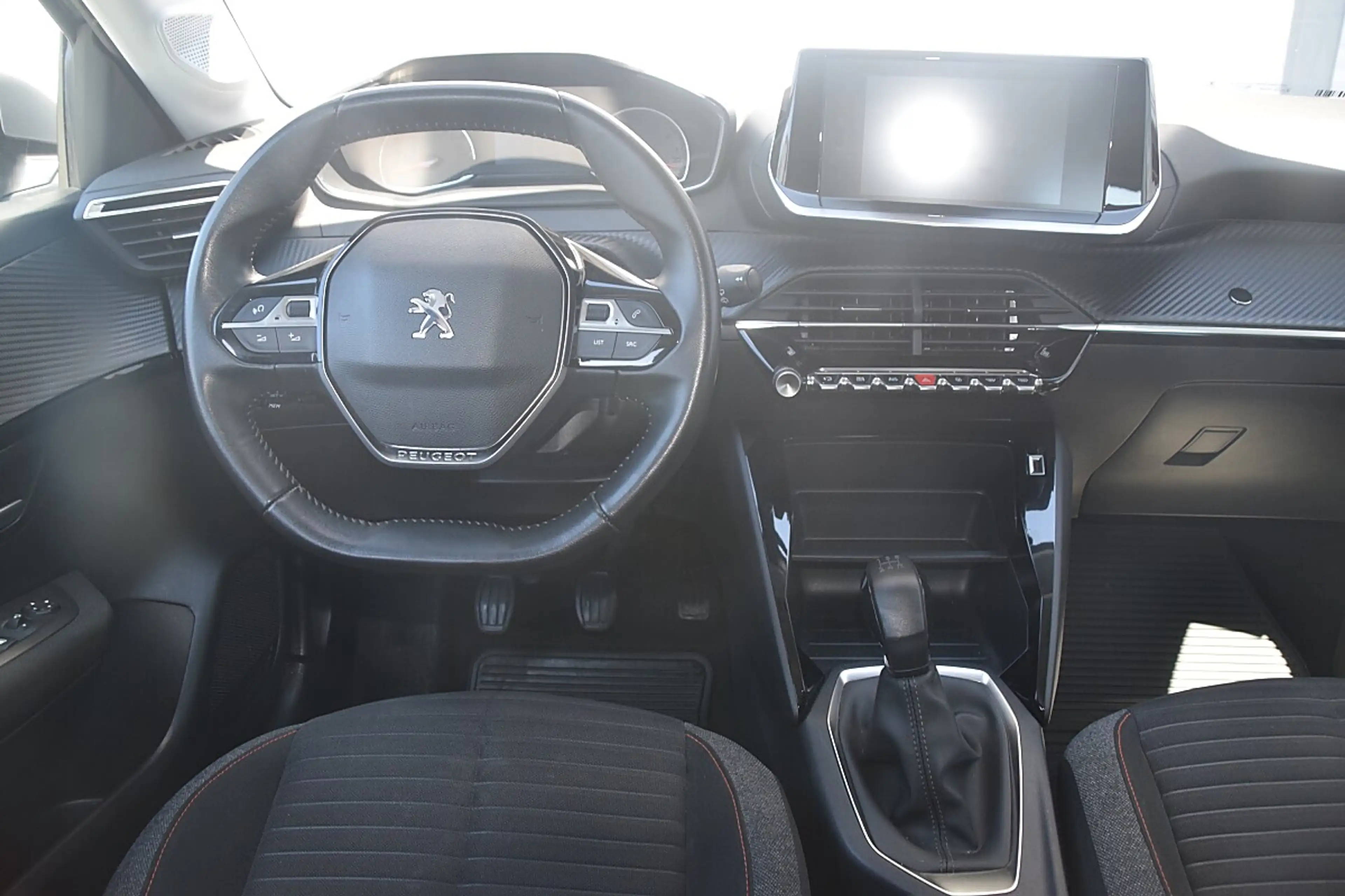 Peugeot 208 Active Pack PureTech 75 S&S LED/SITZHZG — photo 10