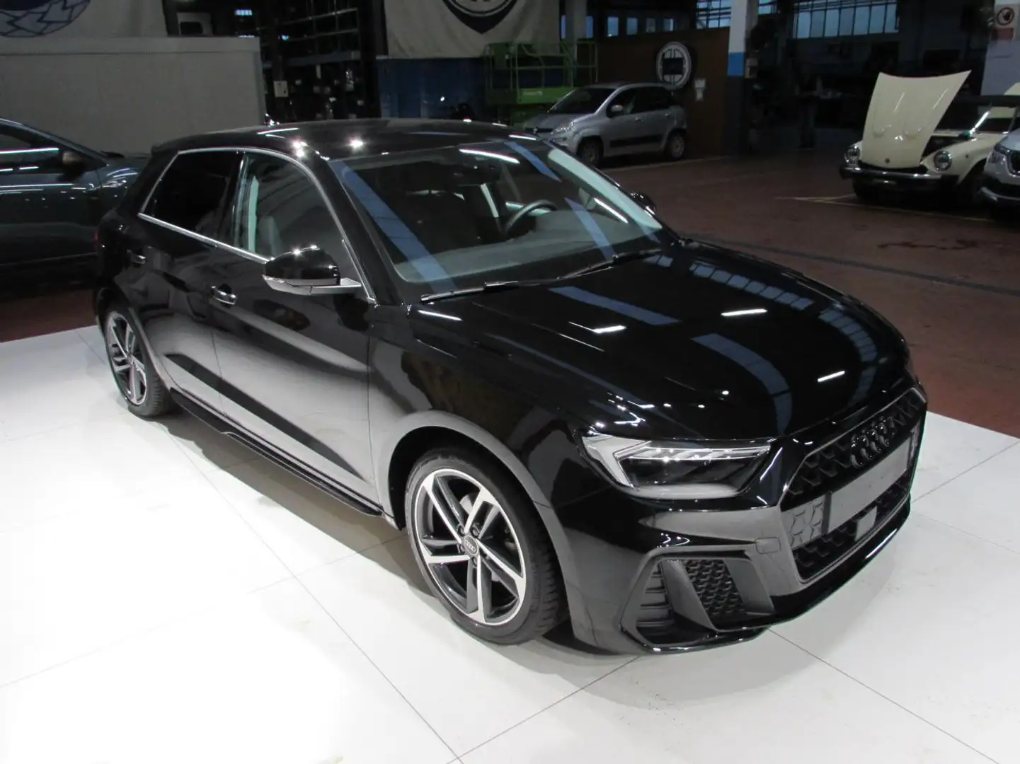 Audi A1 Sportback 30 1.0 tfsi Identity Black 116cv Nero - 2