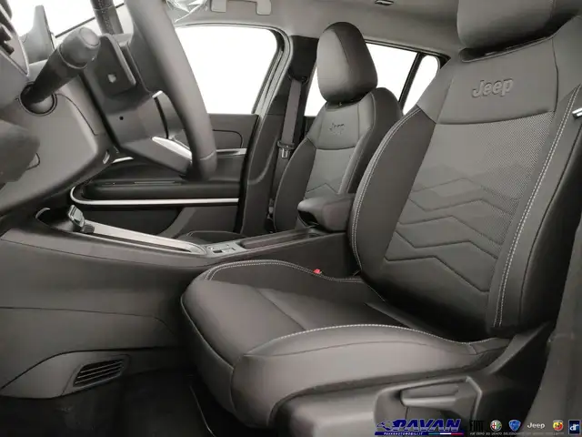 Jeep Avenger view 10