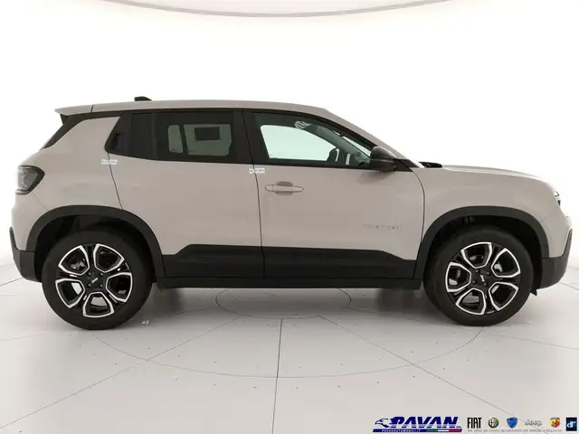 Jeep Avenger view 5
