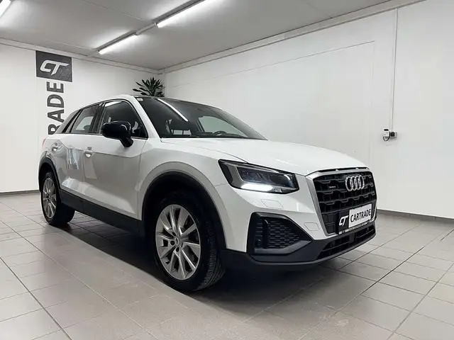 Audi Q2 view 4