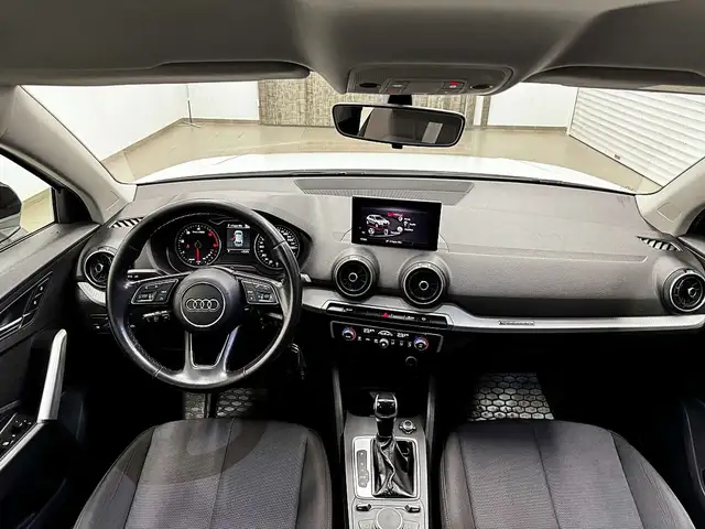 Audi Q2 view 10