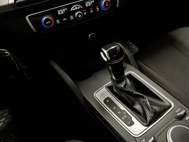 Audi Q2 view 12