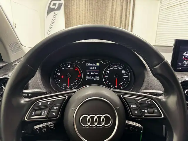 Audi Q2 view 11