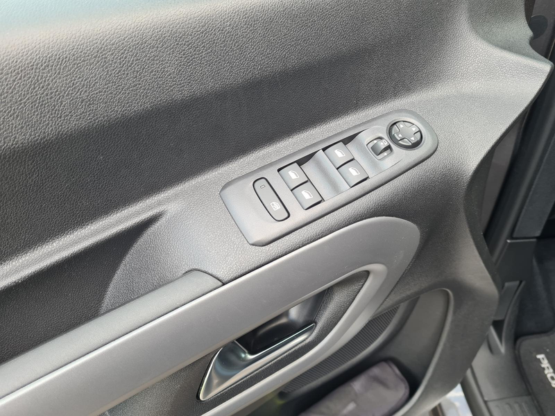 Toyota Proace City Team Deutschland Navi Comfort2 — photo 15