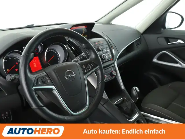 Opel Zafira Tourer view 11