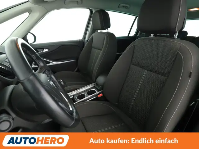 Opel Zafira Tourer view 10