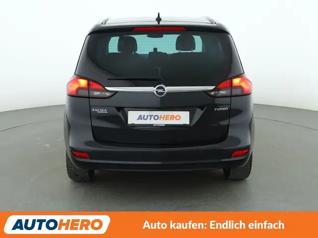 Opel Zafira Tourer view 5