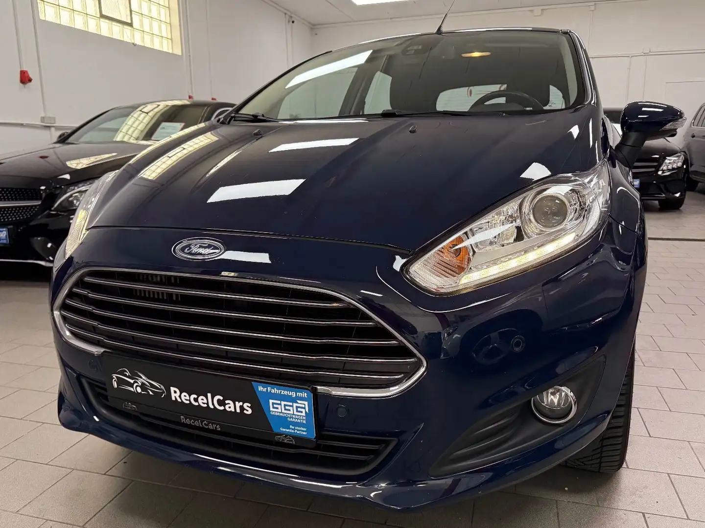 Ford Fiesta Titanium 1.5 tdci*PDC*SHZ*WINTERPAKET* Bleu - 1