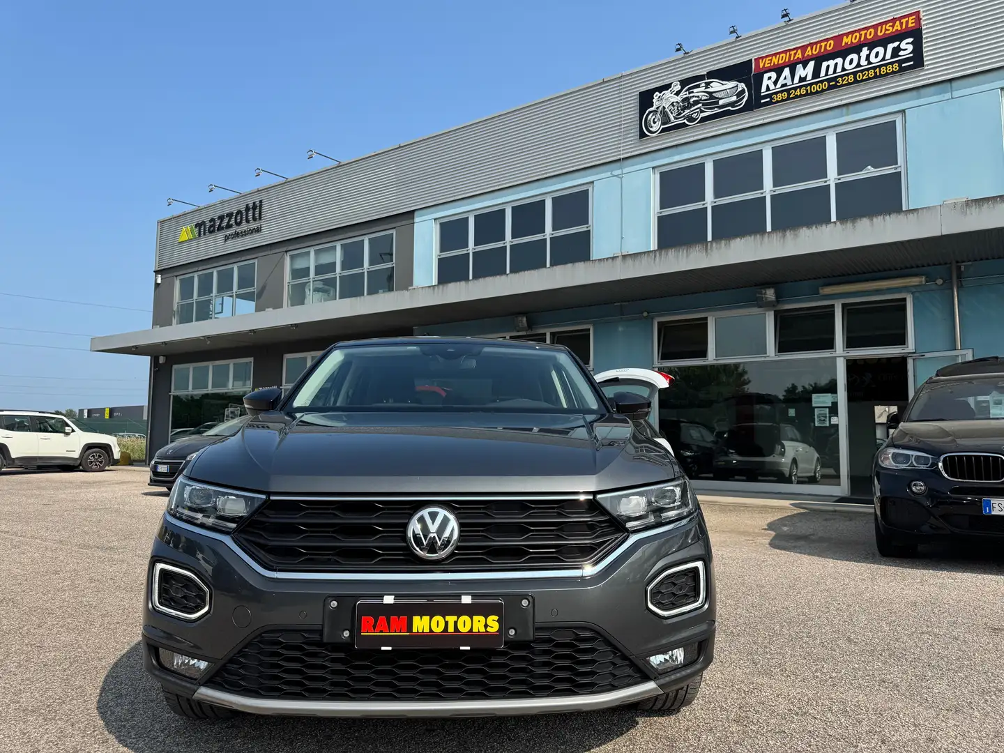 Volkswagen T-Roc T-Roc 1.0 tsi Advanced Neopatenti Gris - 2