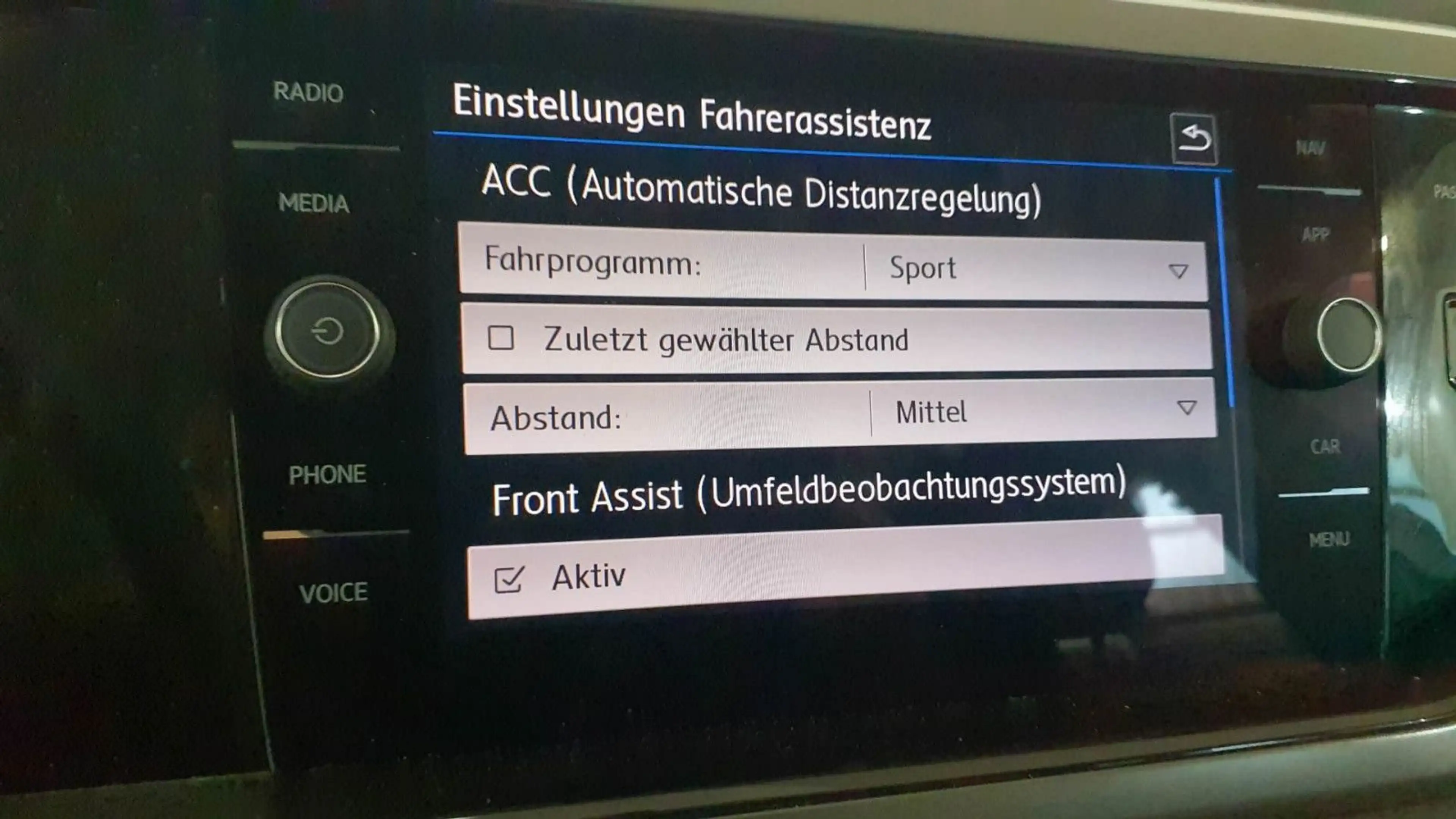 Volkswagen Polo VI Comfortline — photo 12