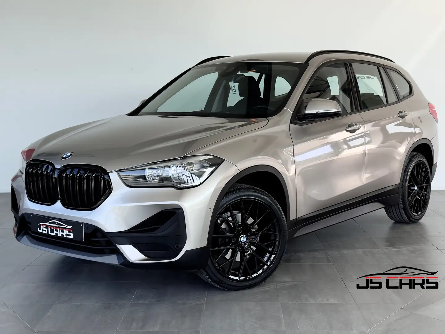 BMW X1 1.5iA sDrive-1ERPRO-GPS-JANTES19-LED-PDC-TVA Beige - 1