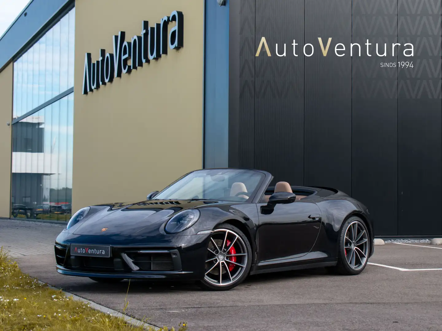 Porsche 992 Cabrio 3.0 Carrera S Front lift | Achteras sturing Negro - 1