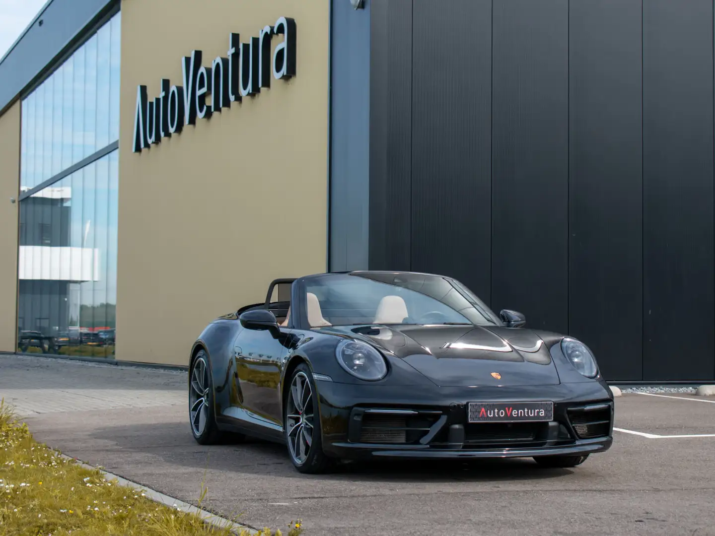 Porsche 992 Cabrio 3.0 Carrera S Front lift | Achteras sturing Negro - 2