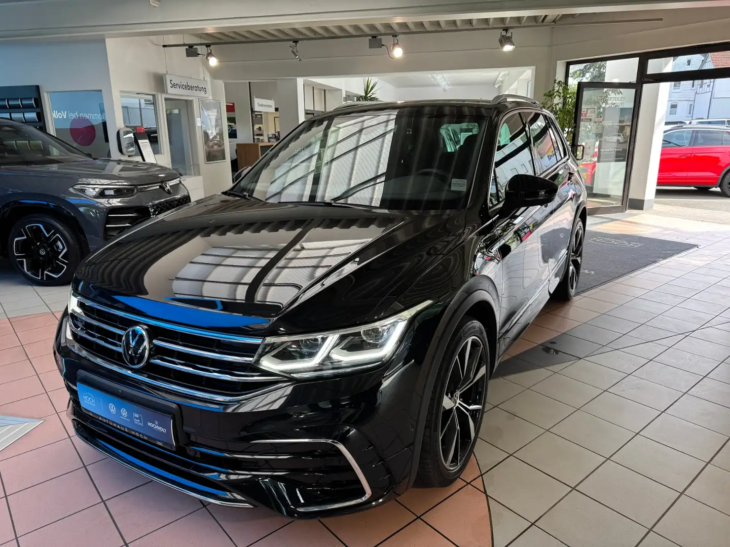 Volkswagen Tiguan 2.0 TDI R-Line 4Motion Leder+AHK+LED+Klima Schwarz - 2