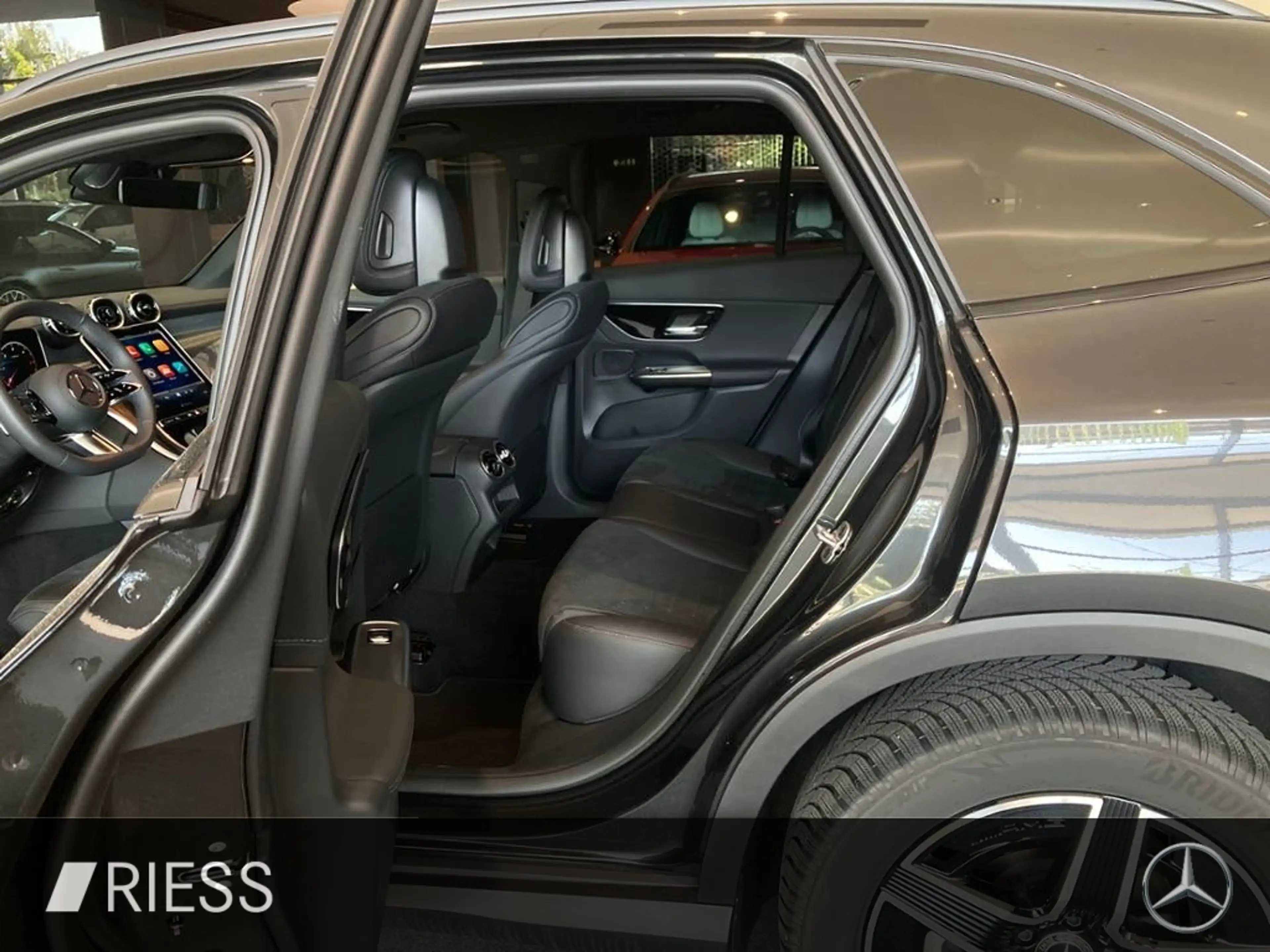 Mercedes-Benz GLC 220 d 4MATIC AMG AHK NIGHT DISTRO FAHRASSIST — photo 8