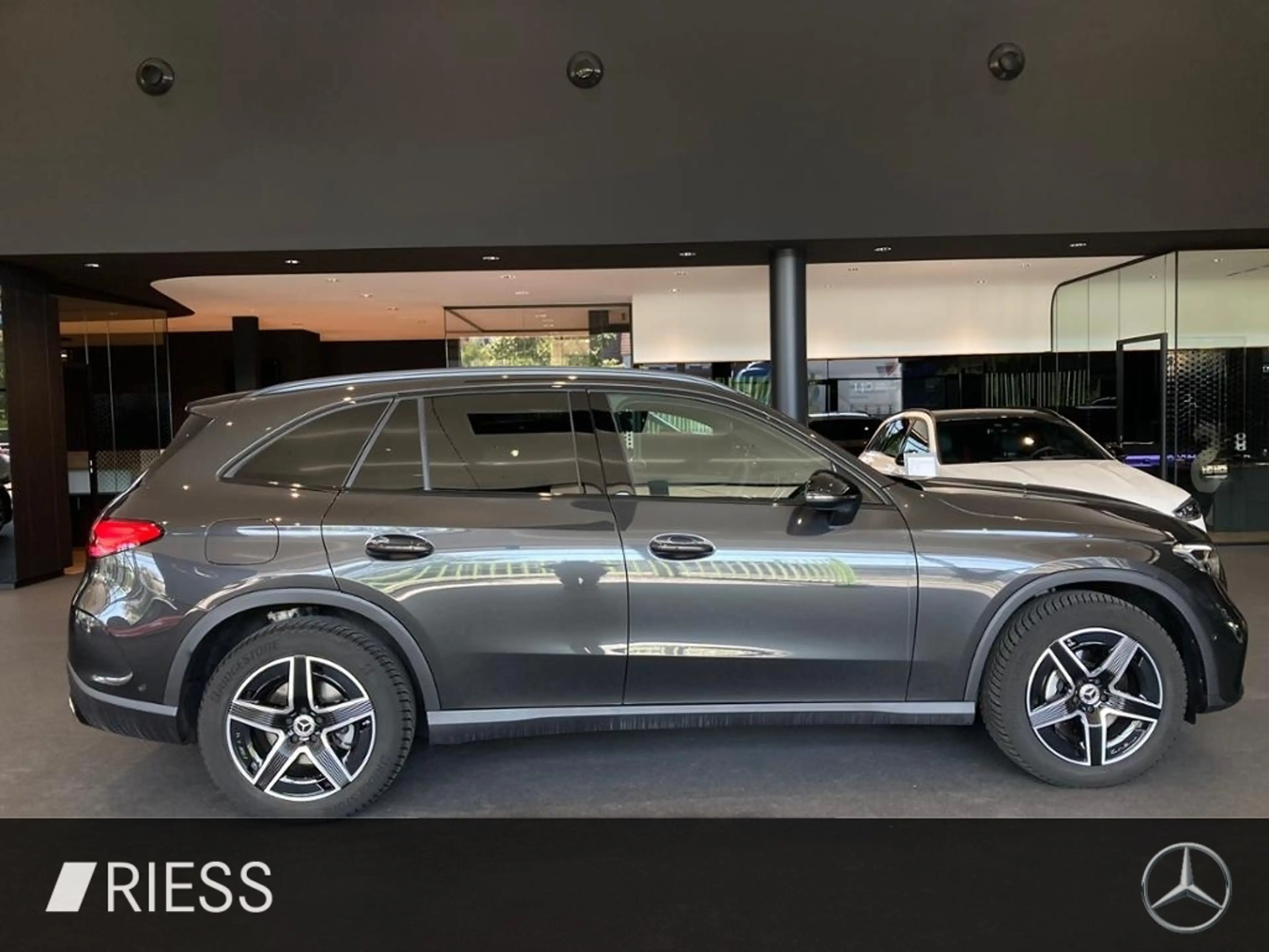 Mercedes-Benz GLC 220 d 4MATIC AMG AHK NIGHT DISTRO FAHRASSIST — photo 15
