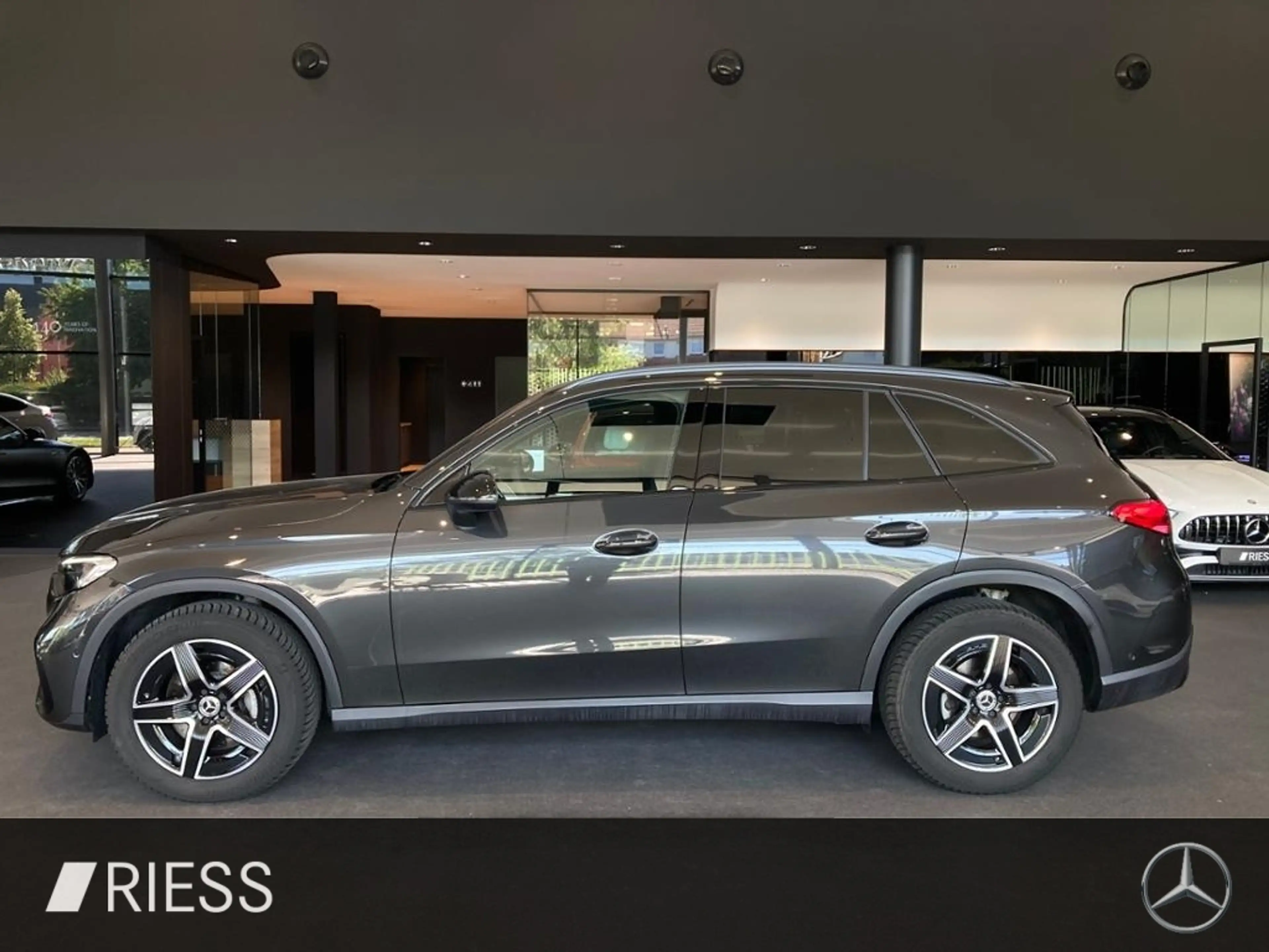 Mercedes-Benz GLC 220 d 4MATIC AMG AHK NIGHT DISTRO FAHRASSIST — photo 4