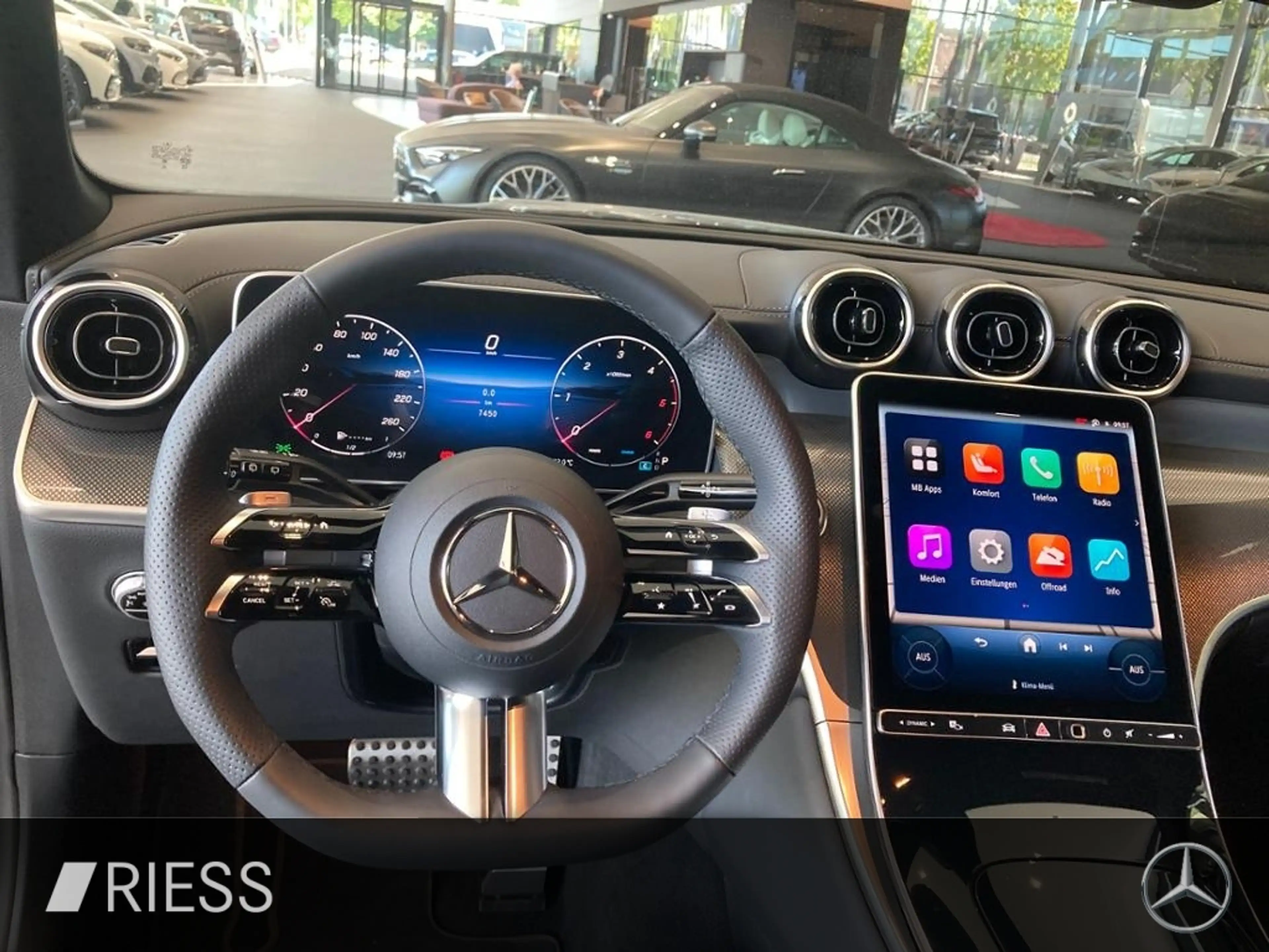 Mercedes-Benz GLC 220 d 4MATIC AMG AHK NIGHT DISTRO FAHRASSIST — photo 9