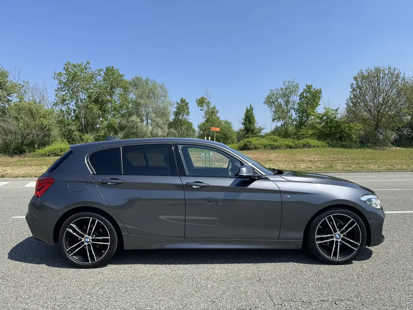 BMW 116 116d Msport 5p Automatica !! Gris - 2
