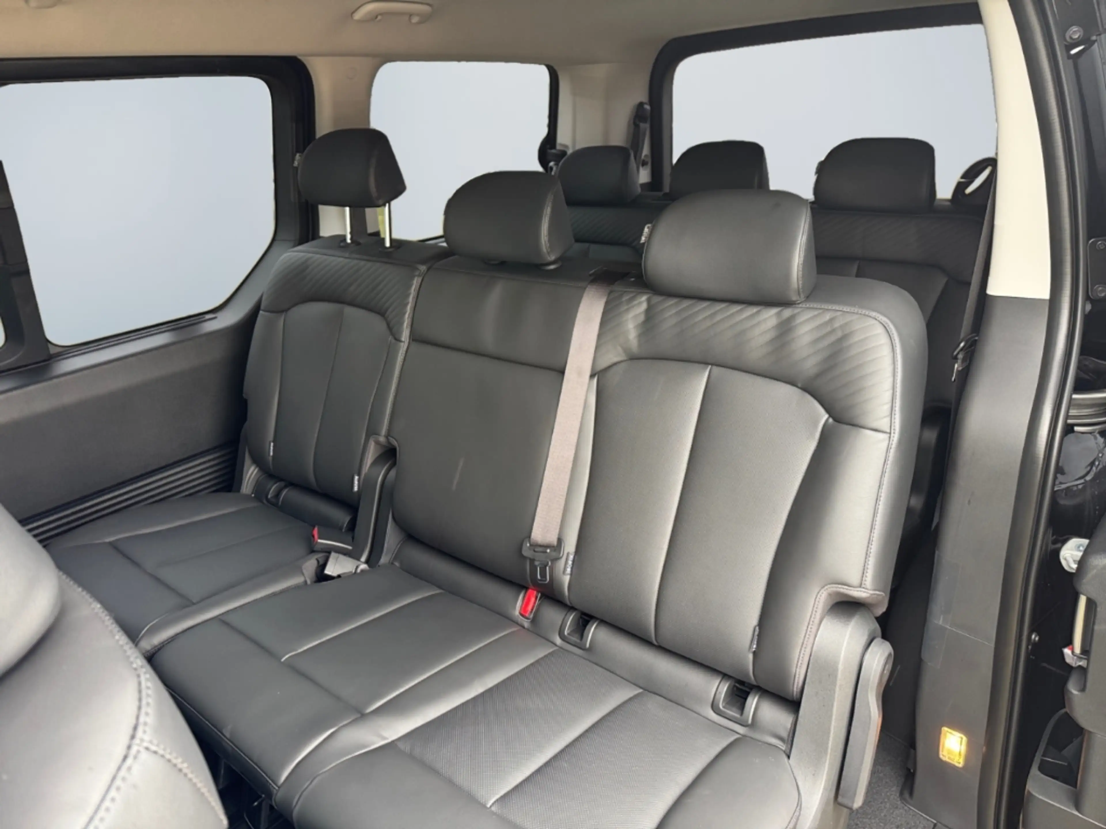 Hyundai STARIA Prime 1.6 T-GDI Navi Digitales Cockpit 360 Kamera — photo 13