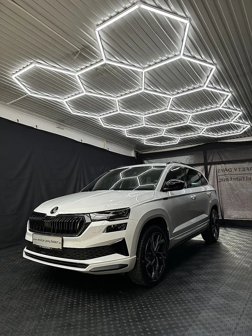 Skoda Karoq 2,0 TDI 4x4 DSG Sportline Weiß - 1