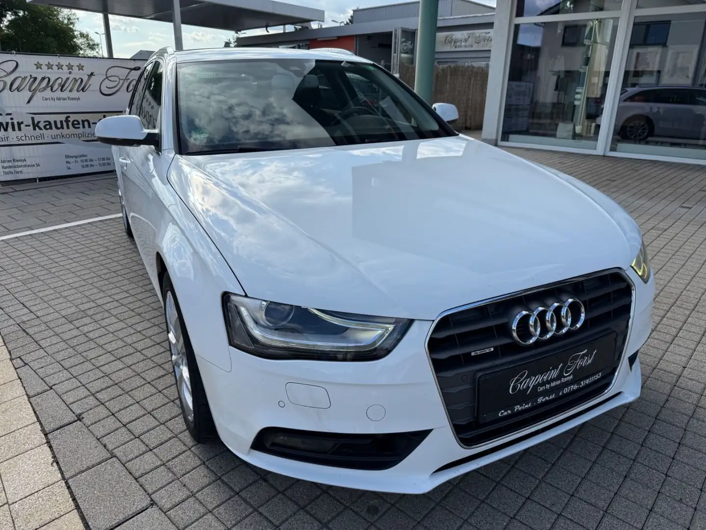 Audi A4 Avant Ambiente quattro, AUTOMATIK,TüV 02.2026 Weiß - 1