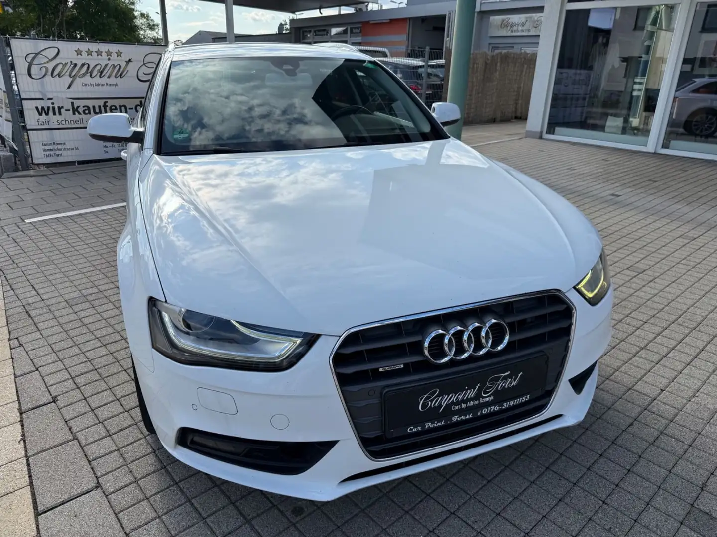 Audi A4 Avant Ambiente quattro, AUTOMATIK,TüV 02.2026 Weiß - 2