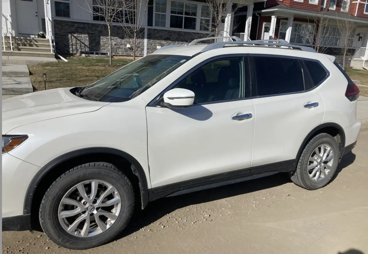 Nissan Rogue снимка Nissan Rogue