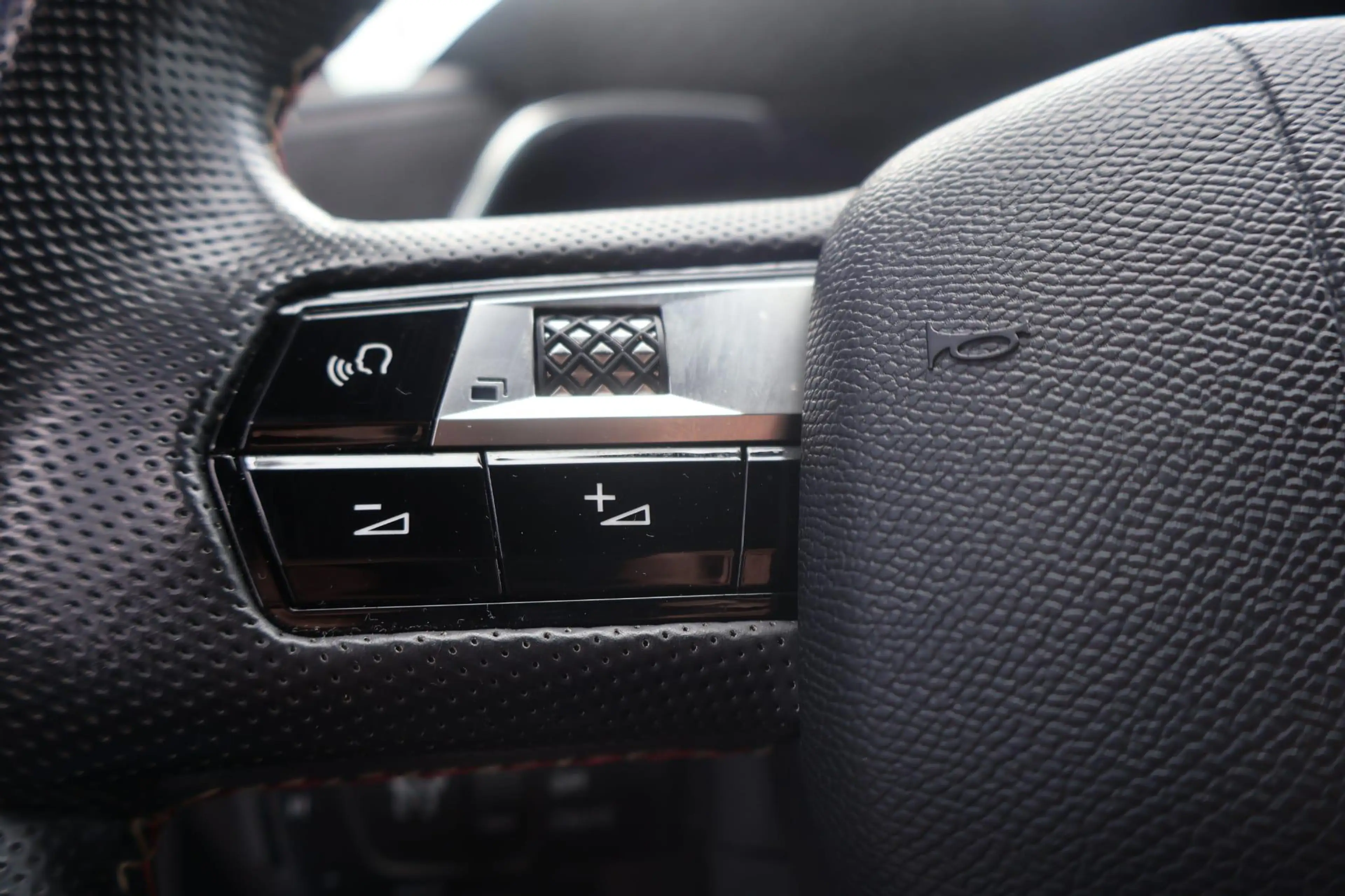 DS Automobiles DS 7 Crossback 1.2 PureTech Business | Cruise Control | 360 Camer — photo 12