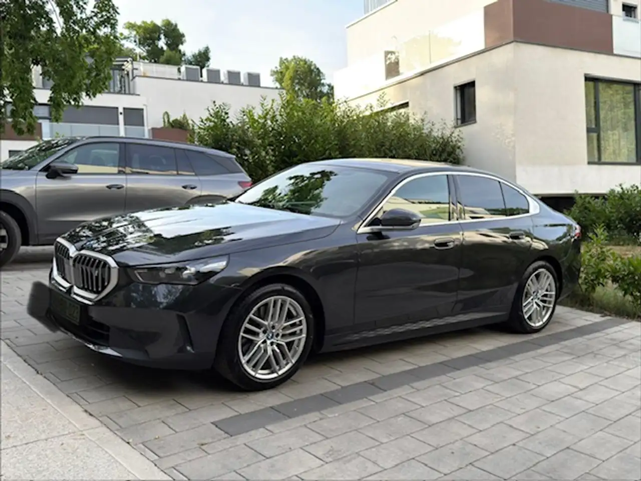 BMW i5