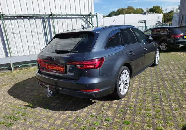 Audi A4 view 5
