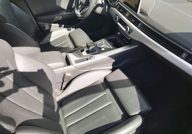 Audi A4 view 9