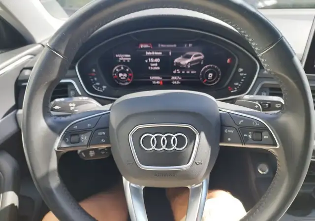 Audi A4 view 8
