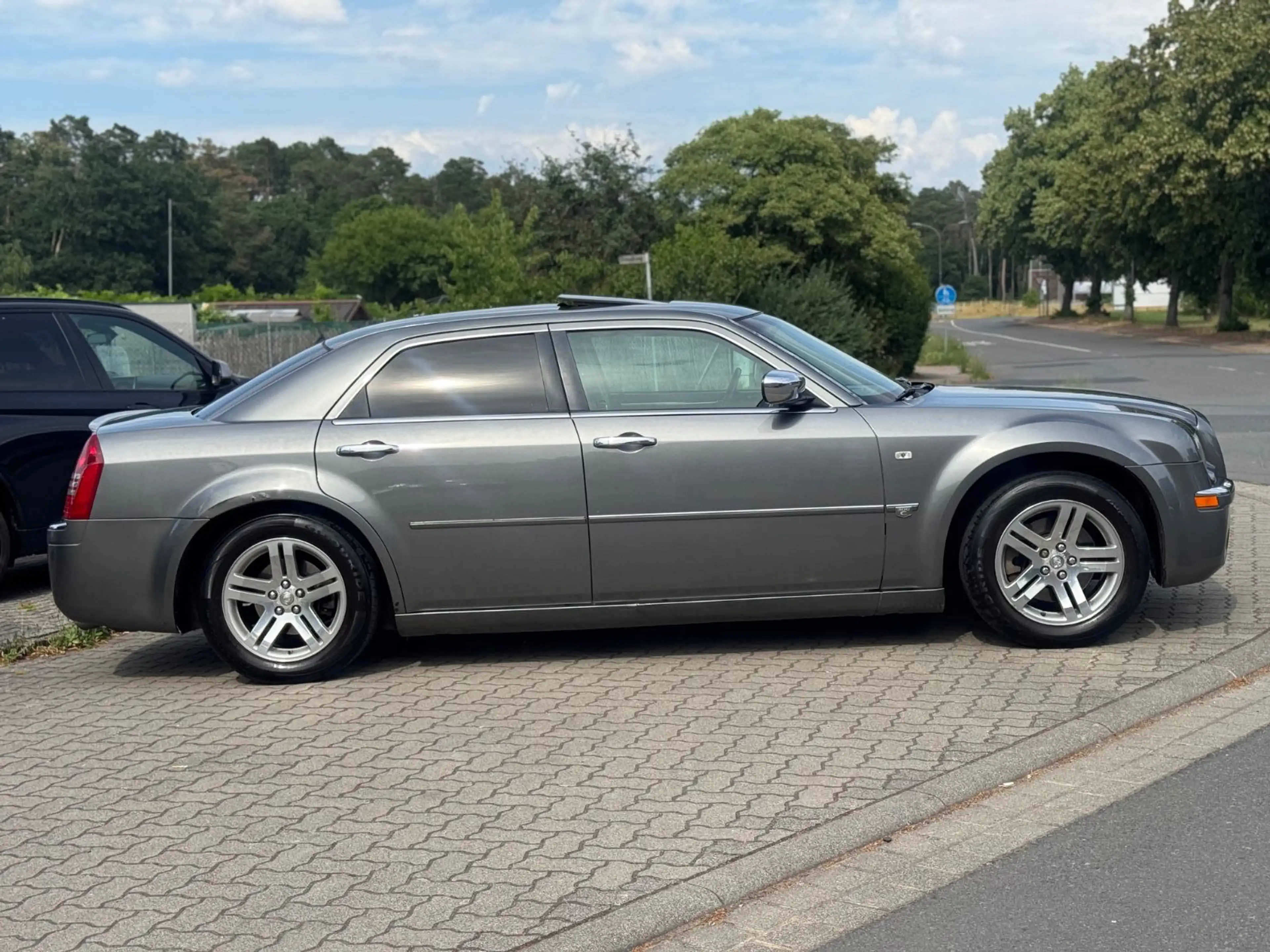 Chrysler 300C 3.0 CRD XENON-NAVI-GLASDACH-LEDER-SHZG-PDC — photo 4