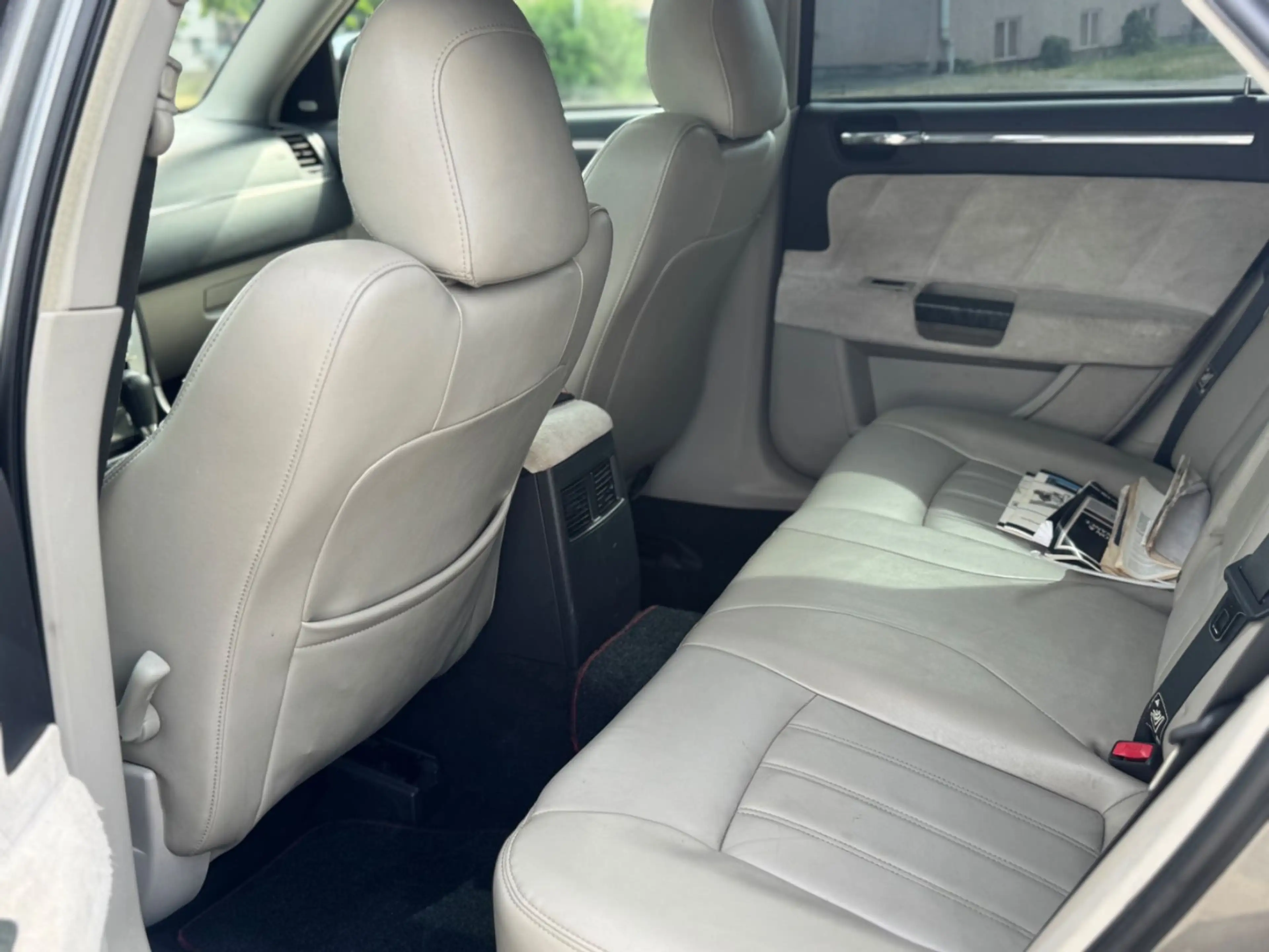 Chrysler 300C 3.0 CRD XENON-NAVI-GLASDACH-LEDER-SHZG-PDC — photo 11