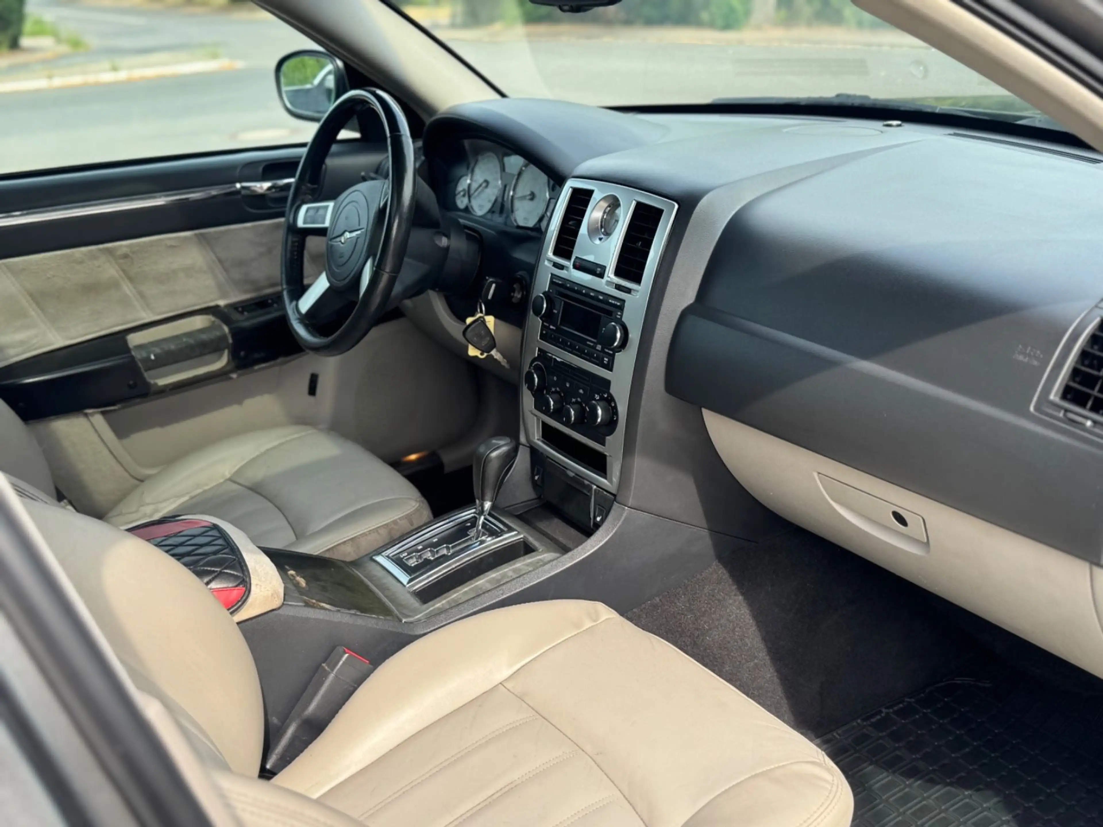 Chrysler 300C 3.0 CRD XENON-NAVI-GLASDACH-LEDER-SHZG-PDC — photo 14