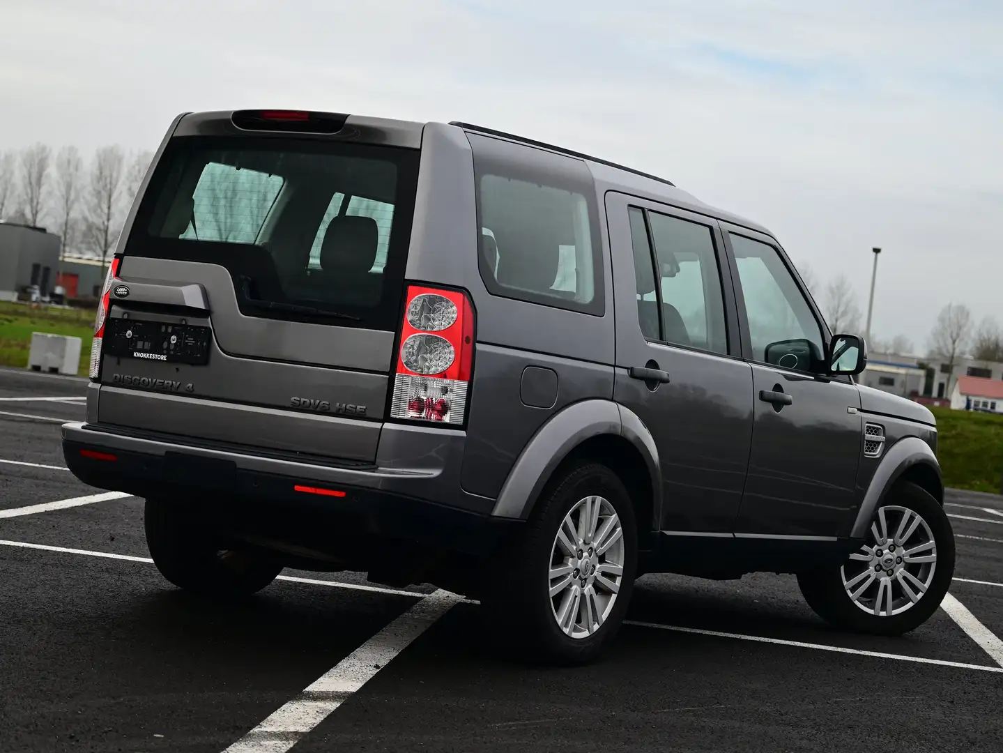 Land Rover Discovery 3.0 SdV6 HSE / EXPORT PRICE / SUNROOF / LEATHER Zwart - 2