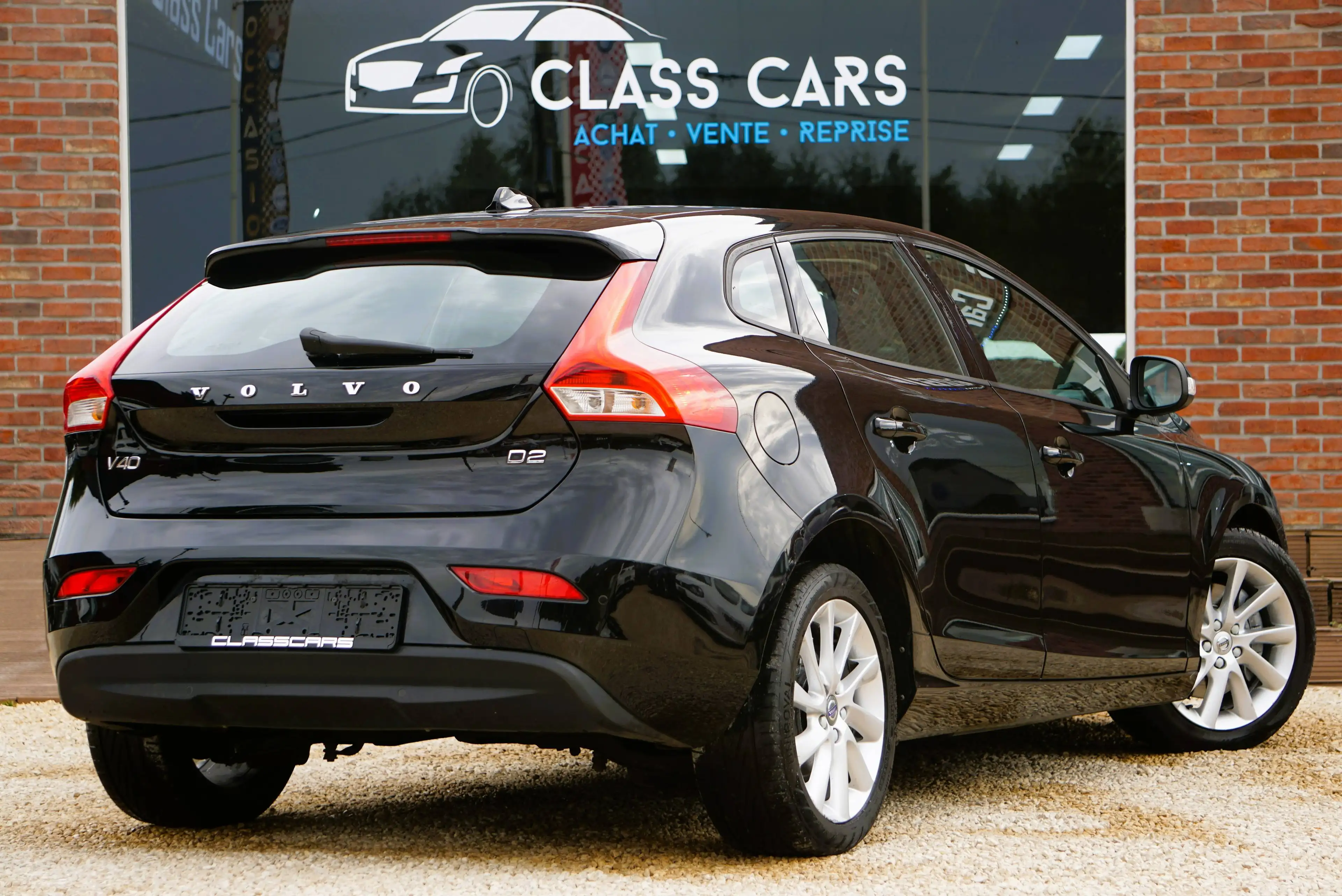 Volvo V40 2.0 D2 Kinetic AUTO / NAVI / PDC AR / CLIM / LED / CARNET COMPLET / CRUISE / BLUETOOTH / EURO 6B — photo 3