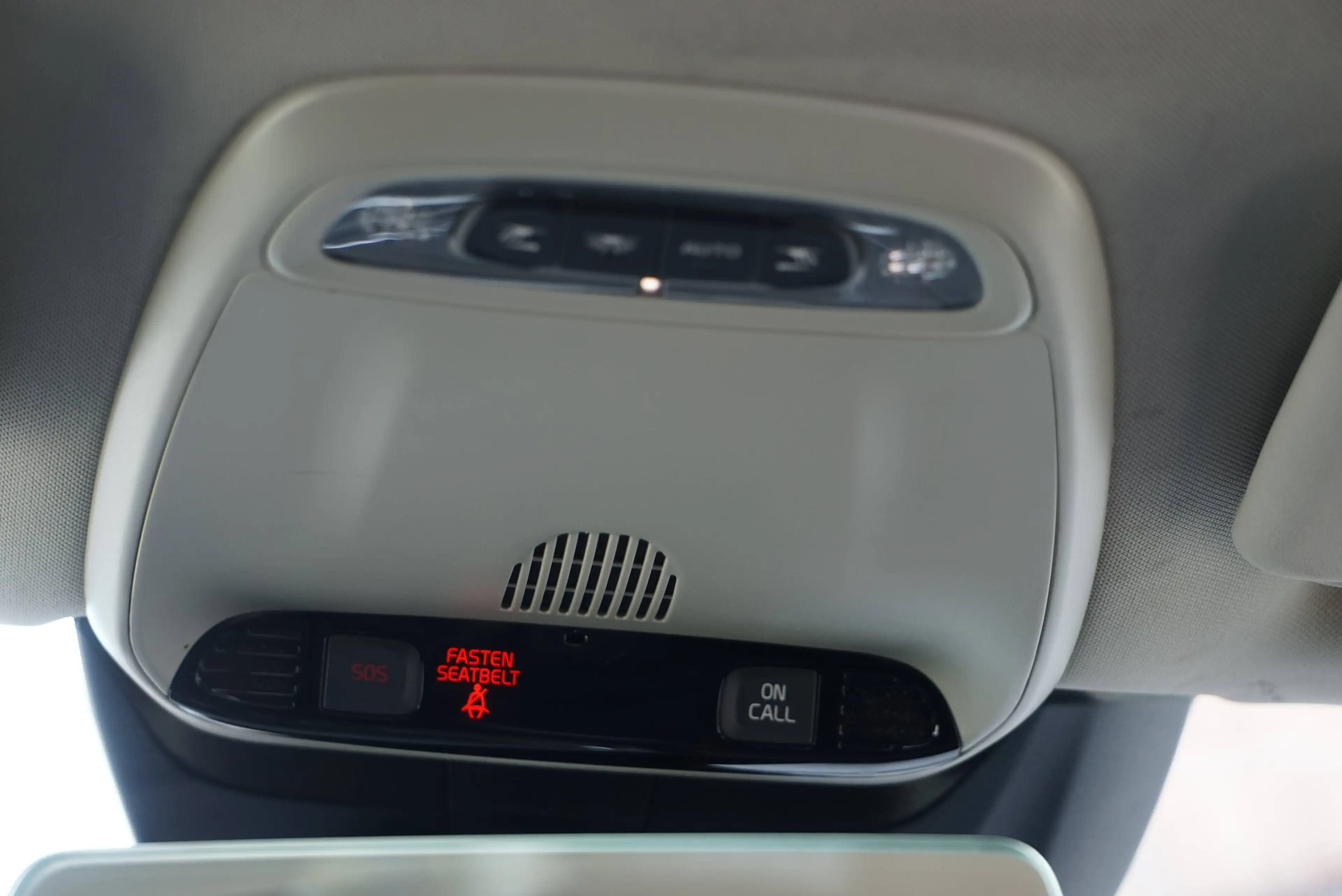 Volvo V40 2.0 D2 Kinetic AUTO / NAVI / PDC AR / CLIM / LED / CARNET COMPLET / CRUISE / BLUETOOTH / EURO 6B — photo 13