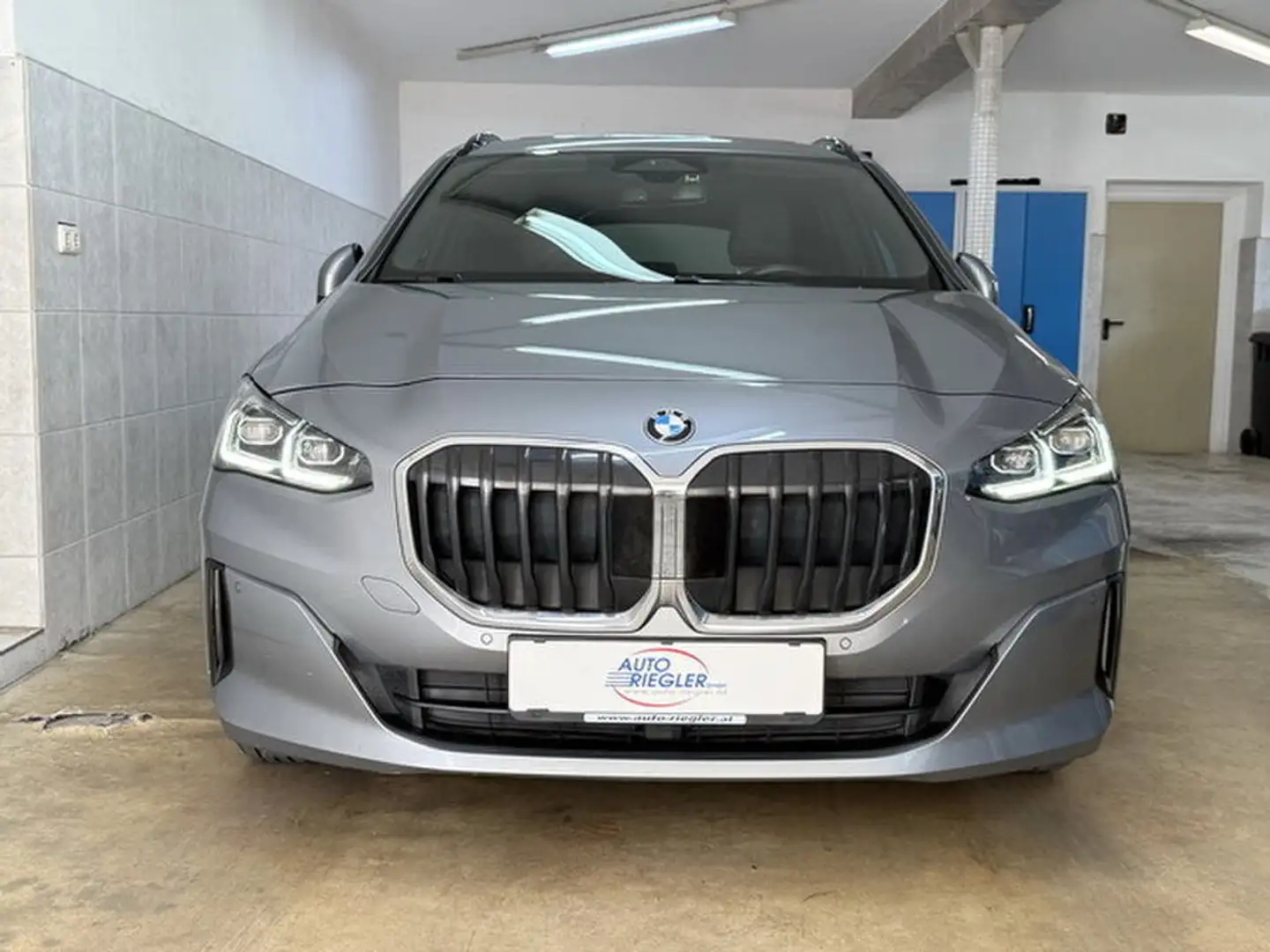BMW Sonstige BMW 218d 2,0TD Aut ''LED-Navi-Leder-Pano-AHK-Sitzh Grau - 2