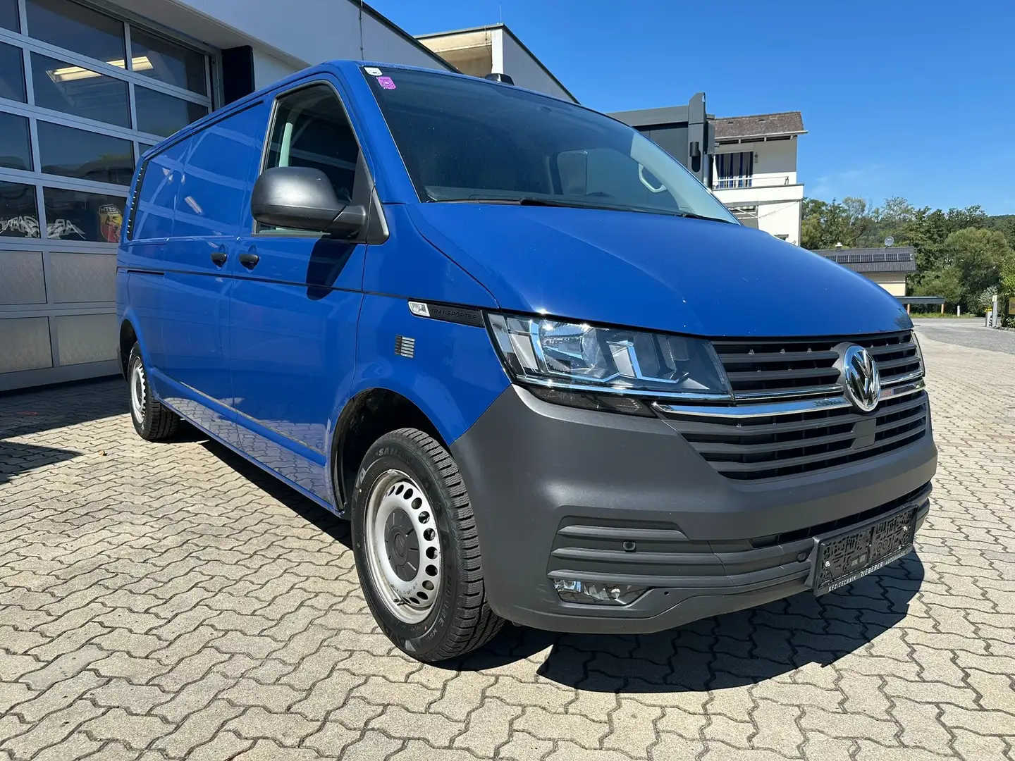 Volkswagen T6.1 Transporter lang FWD Blau - 1